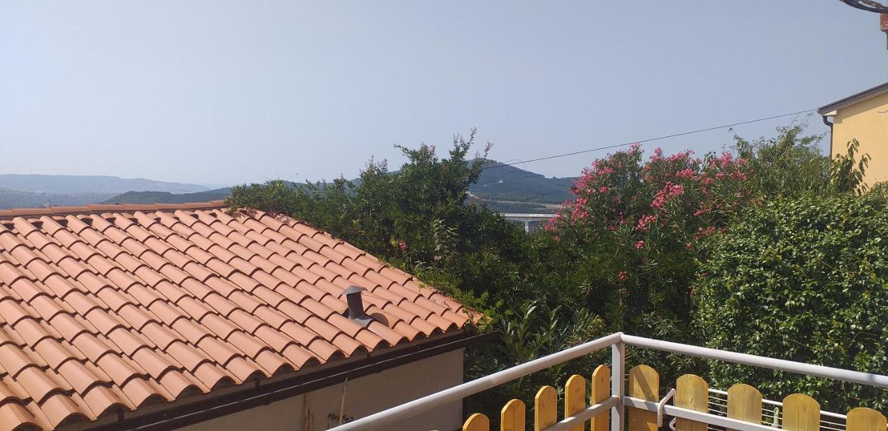Relax In Crni Kal 2 Apartman Kültér fotó